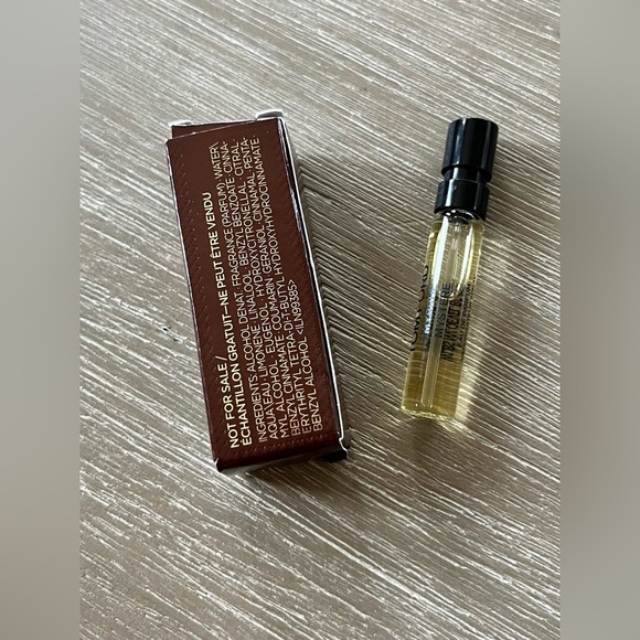 New Tom Ford Myrrhe Mystere Eau de Parfum Spray Travel Size 2ml - Picture 5 of 6